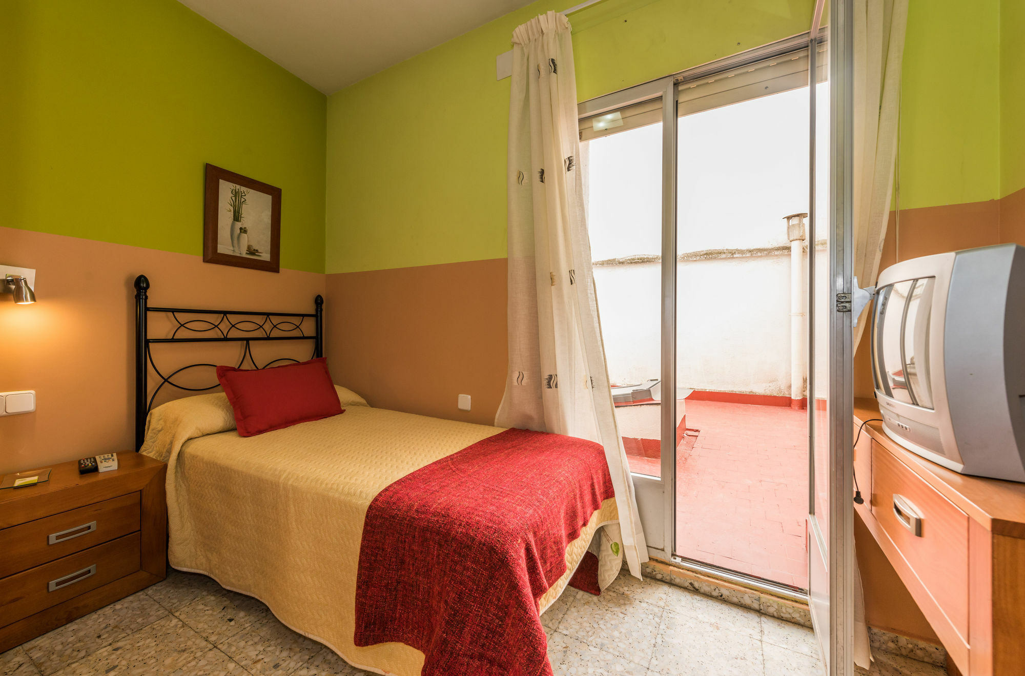 Hostal Arkanta Arganda Del Rey Exterior photo